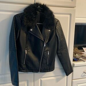 Size S black FAUX leather detachable fur collar zipper pockets front zipper